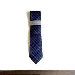 NWT Michael Kors 100% Silk Navy Tie